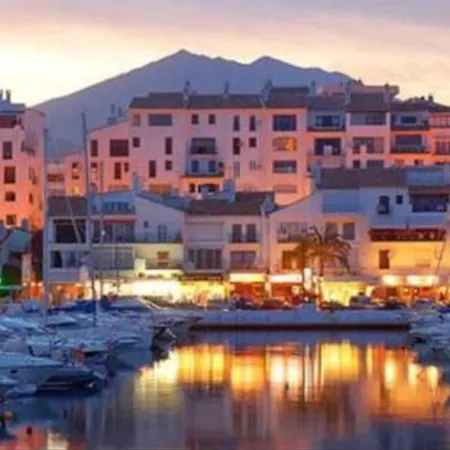 Marina Banus Center Puerto Banus Марбелья